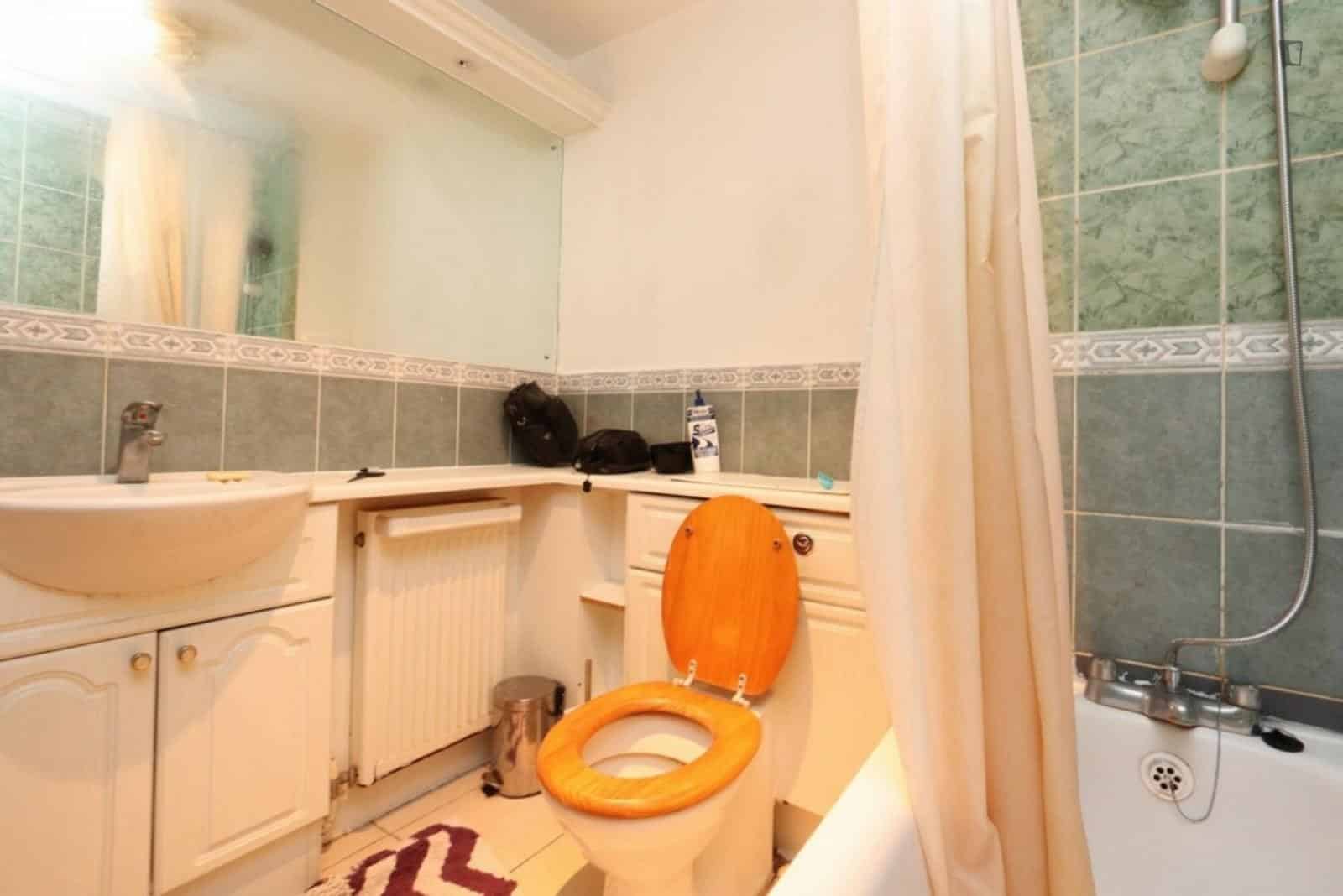 3 Bedroom Apartment - 1 - Bedroom?w=400&h=260&fit=crop&q=40&auto=format&trim=auto
