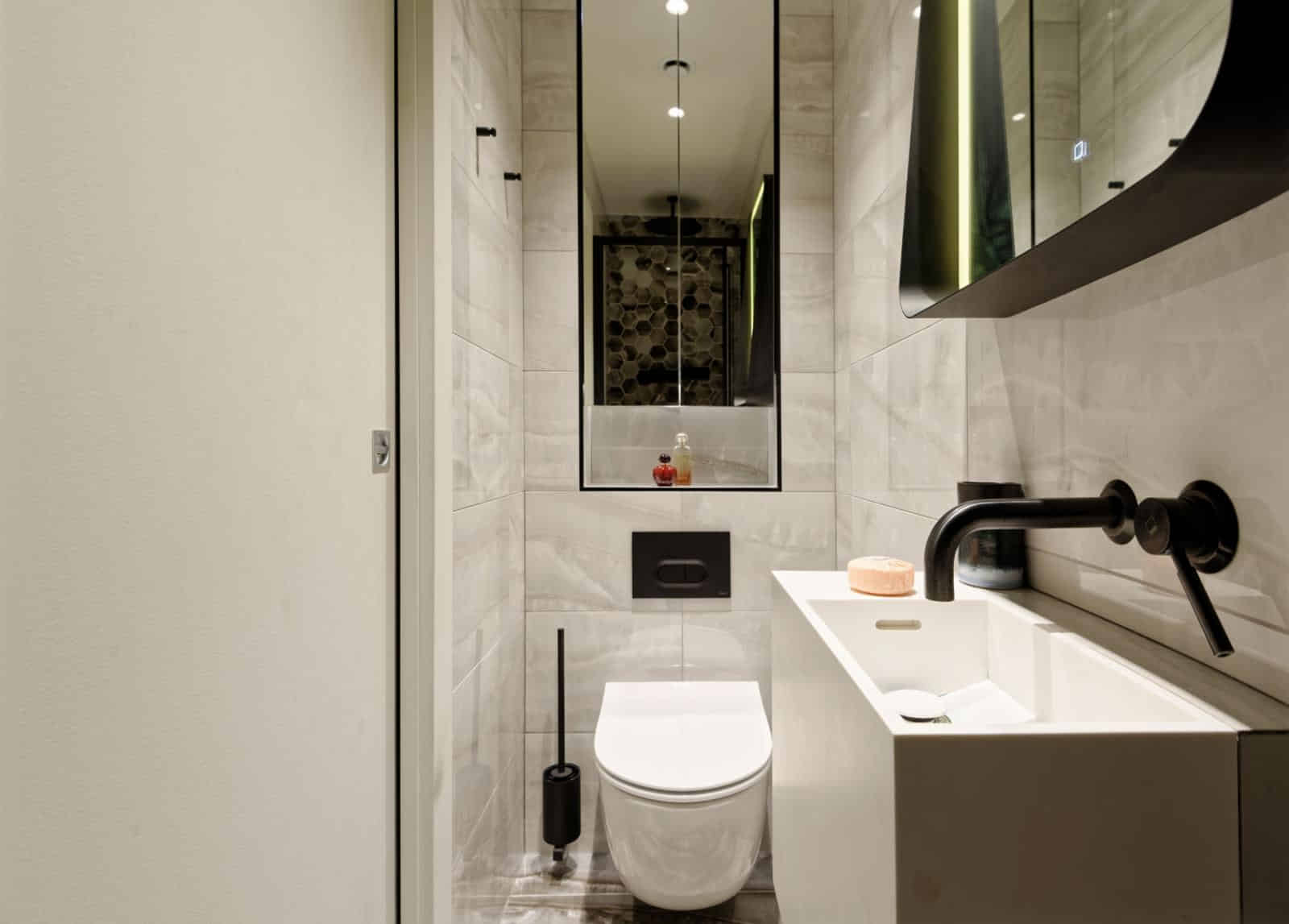 Studio - Bedroom?w=400&h=260&fit=crop&q=40&auto=format&trim=auto