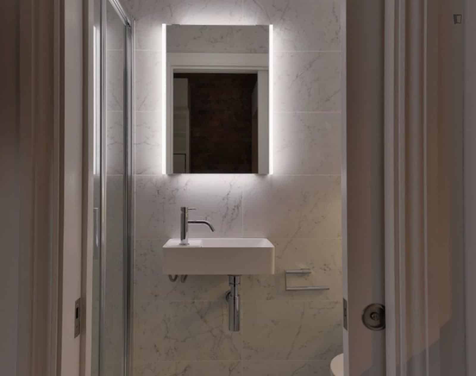 Studio Room, Linden Mews, London, W2 4HE (Studio 15) - London, England, United Kingdom - Studio - Bathroom