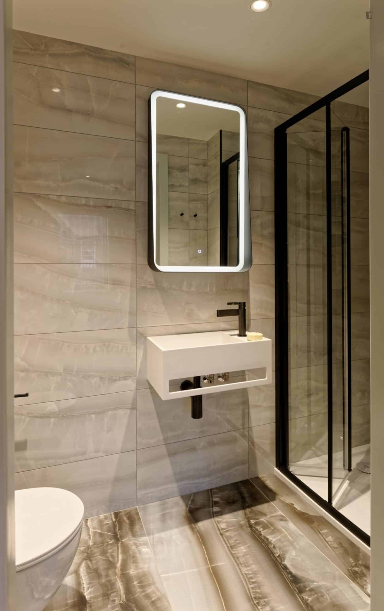 Lovely Studio Near The South Kensington Tube, London - London, England, United Kingdom - Studio - Bathroom
