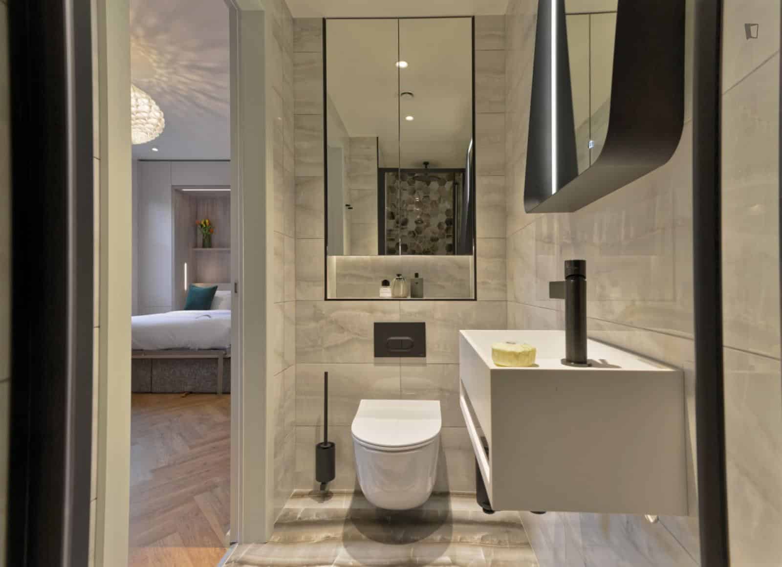 Lovely Studio Near The South Kensington Tube, London - London, England, United Kingdom - Studio - Bathroom