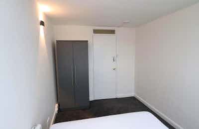 3 Bedroom 1 Bathroom Apartment - Amenities