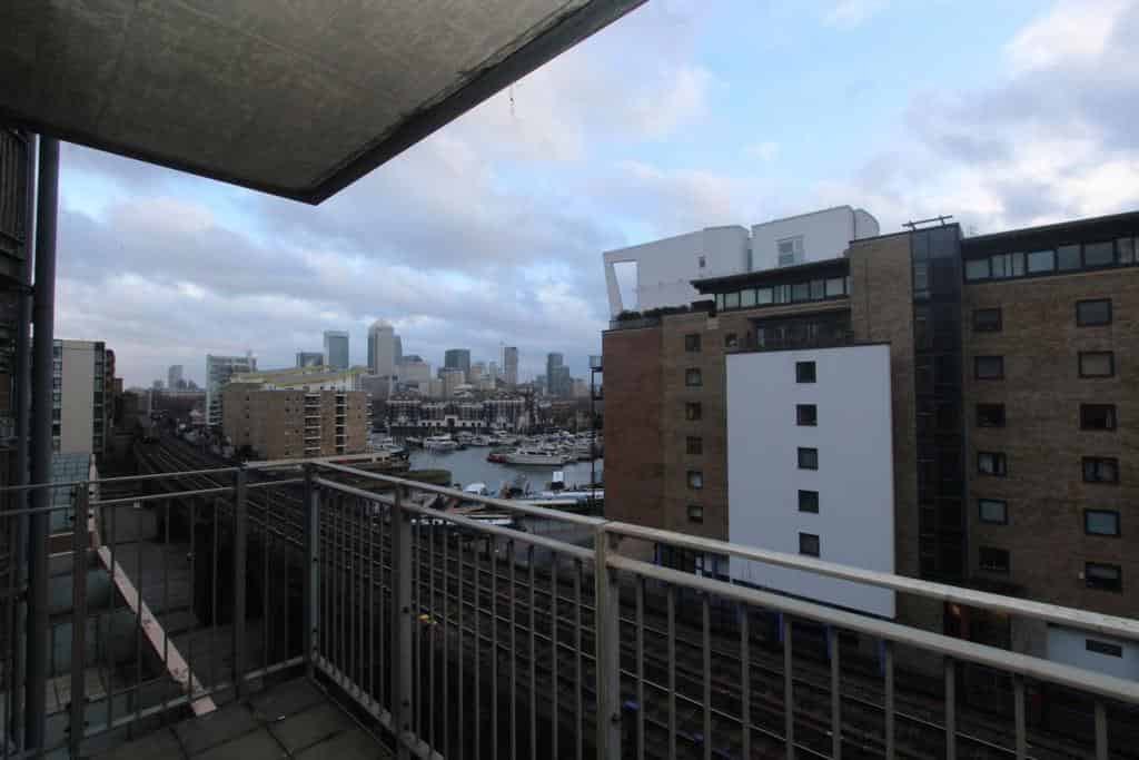 Room in a 3 Bedroom Apartment, Commercial Rd, London, E14 7JR - London, England, United Kingdom - Exterior