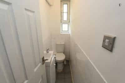 4 Bedroom 1 Bedroom  - Bedroom?w=400&h=260&fit=crop&q=40&auto=format&trim=auto