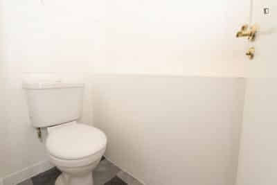 4 Bedroom 1 Bedroom  - Bedroom?w=400&h=260&fit=crop&q=40&auto=format&trim=auto