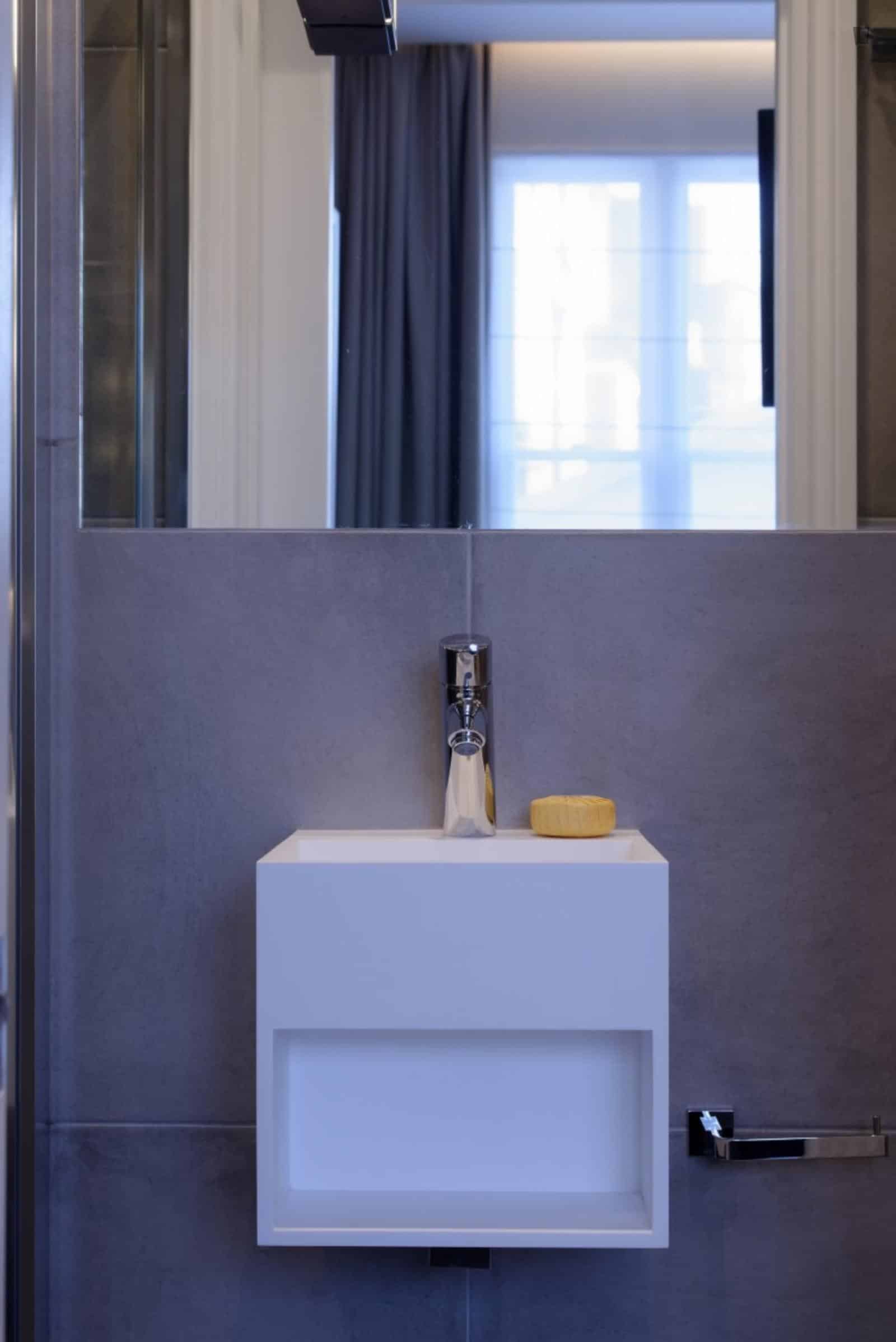 Studio Room, Emperor's Gate, London SW7 4JA (Studio 10) - London, England, United Kingdom - Studio - Bathroom