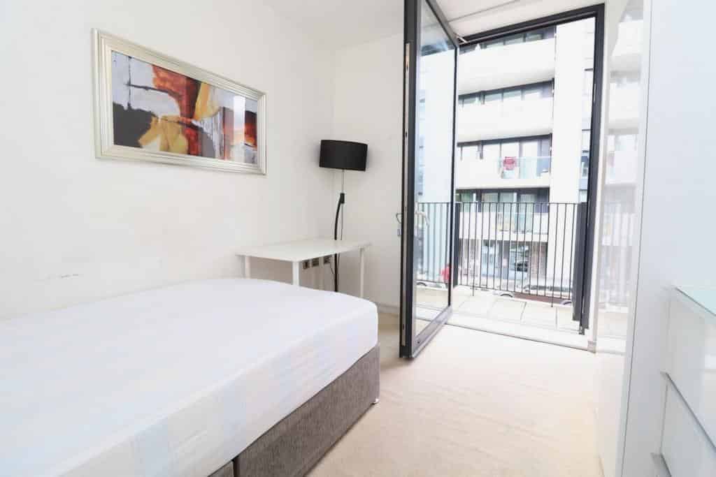 Room in a 5 Bedroom Apartment, Vanbrugh Hill, London SE10 9HB - London, England, United Kingdom - 5 Bedroom 1 Bathroom - Bedroom