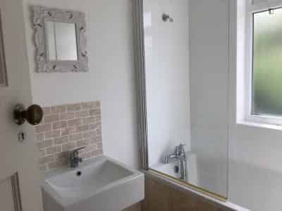 3 Bedroom 1 Bathroom Apartment - Kitchen?w=400&h=260&fit=crop&q=40&auto=format&trim=auto