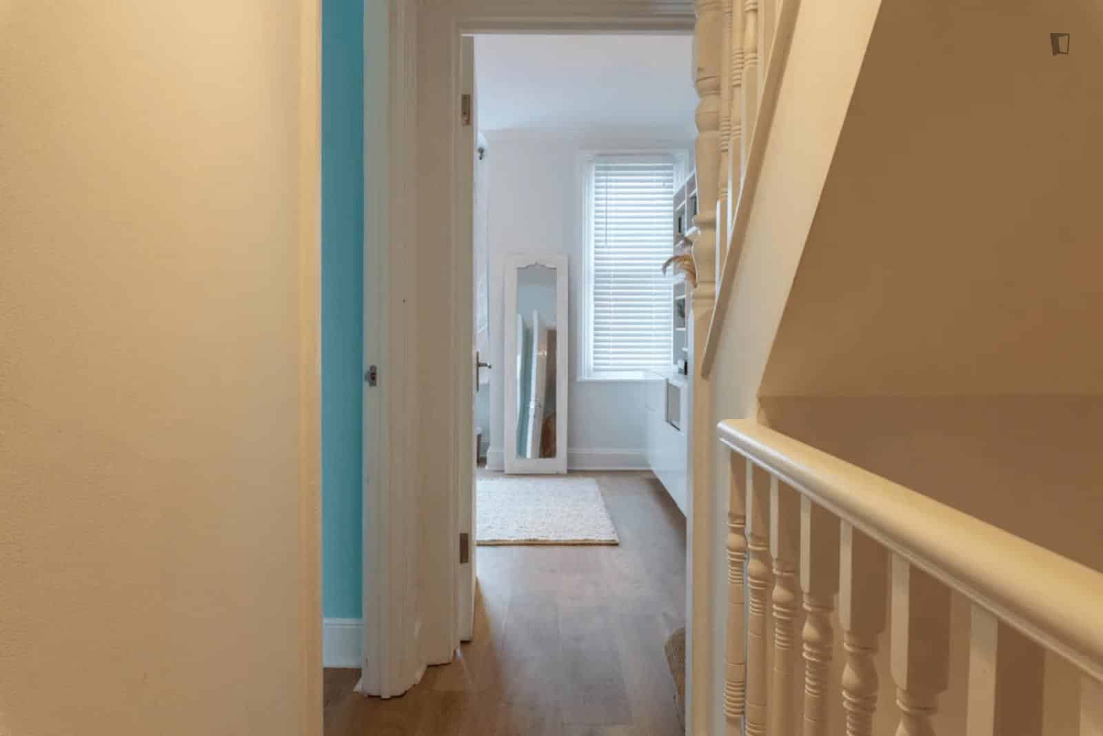 Room in a 4 Bedroom Apartment, Estreham Rd, London SW16 5NT - London, England, United Kingdom - 4 Bed - 1 Bath - Amenities