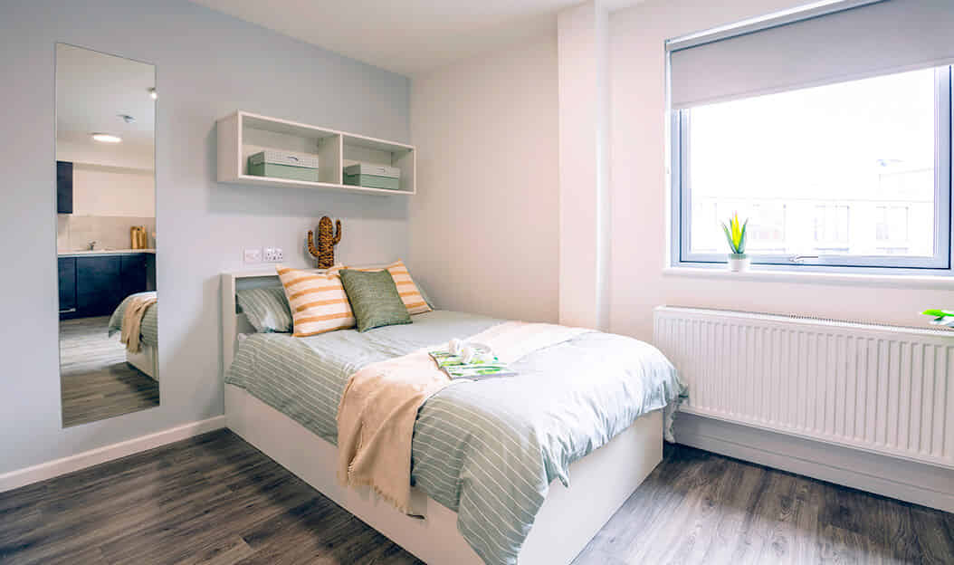Book Student Accommodation Near University of East London | Amber