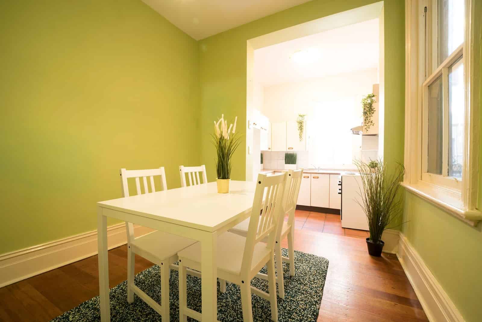Common Area?w=400&h=260&fit=crop&q=40&auto=format&trim=auto