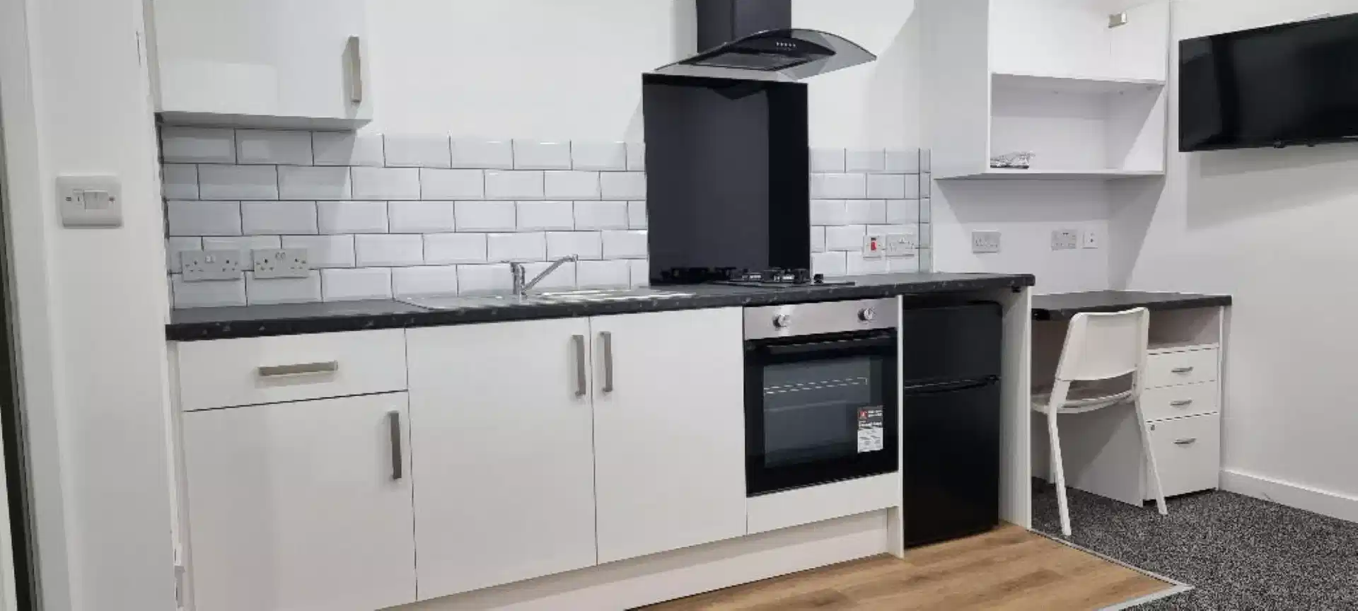 Top Hat Terrace, Leicester - Leicester, England, United Kingdom - Kitchen