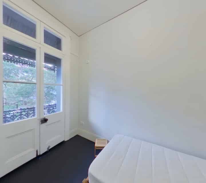 Bedroom?w=400&h=260&fit=crop&q=40&auto=format&trim=auto