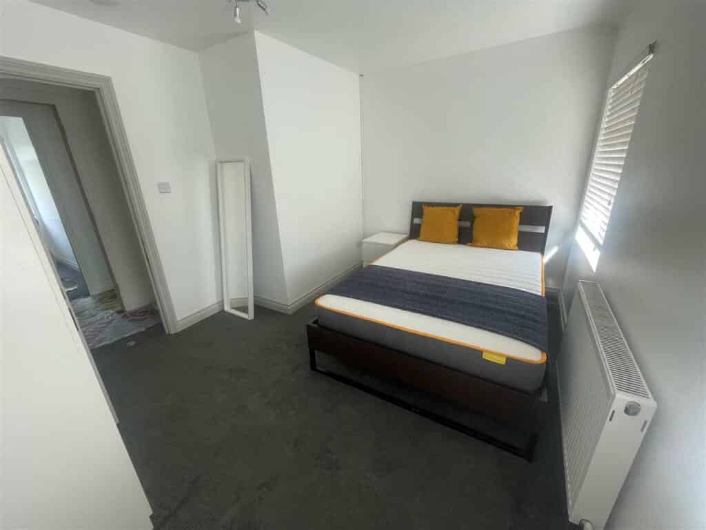 Ullswater Road BS10, Bristol - Bristol, England, United Kingdom - 6 Bedroom 2 Bathroom - Bedroom