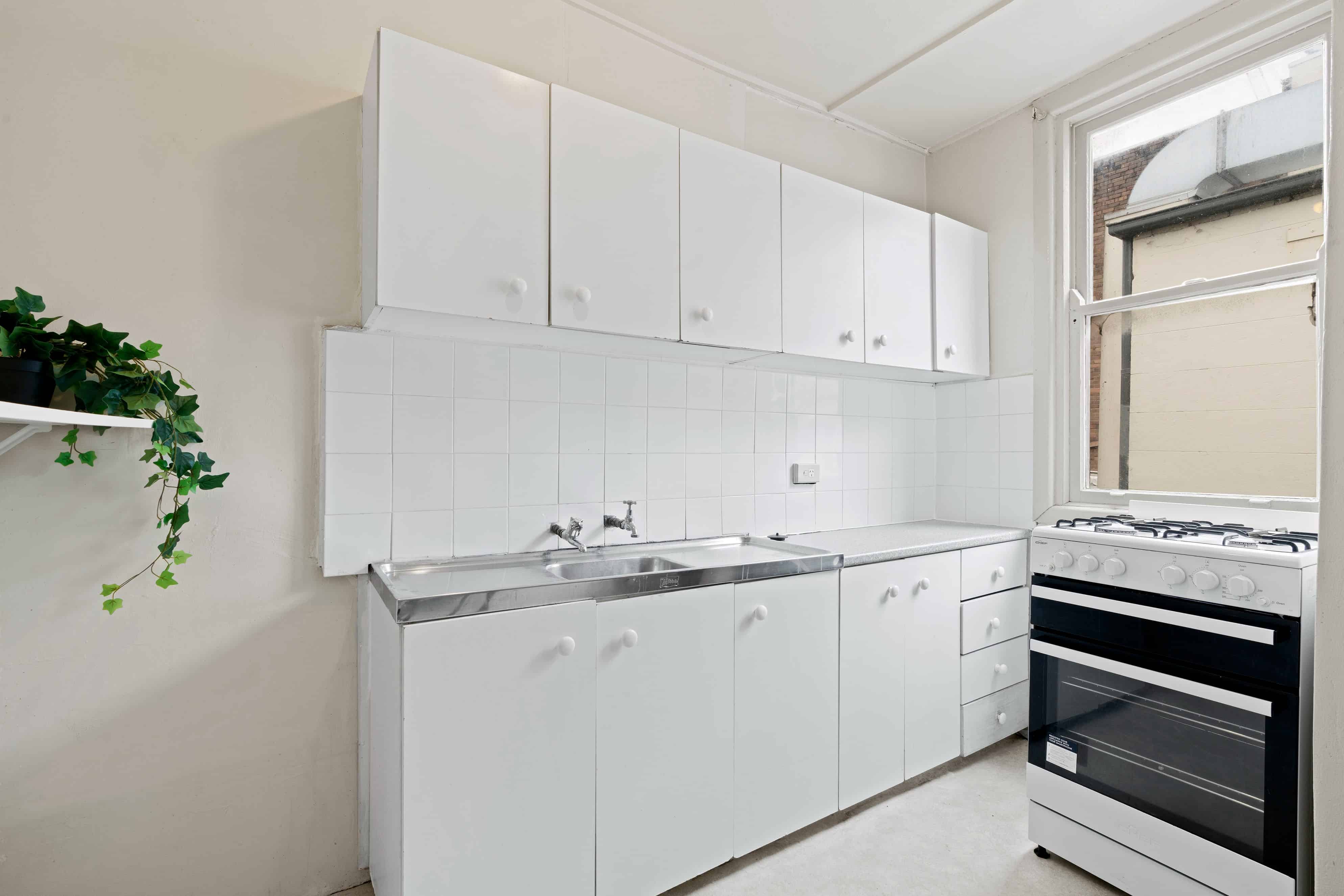 Room in a 4 Bedroom Apartment, 429A Cleveland, Redfern, Sydney - Sydney, New South Wales, Australia - Kitchen