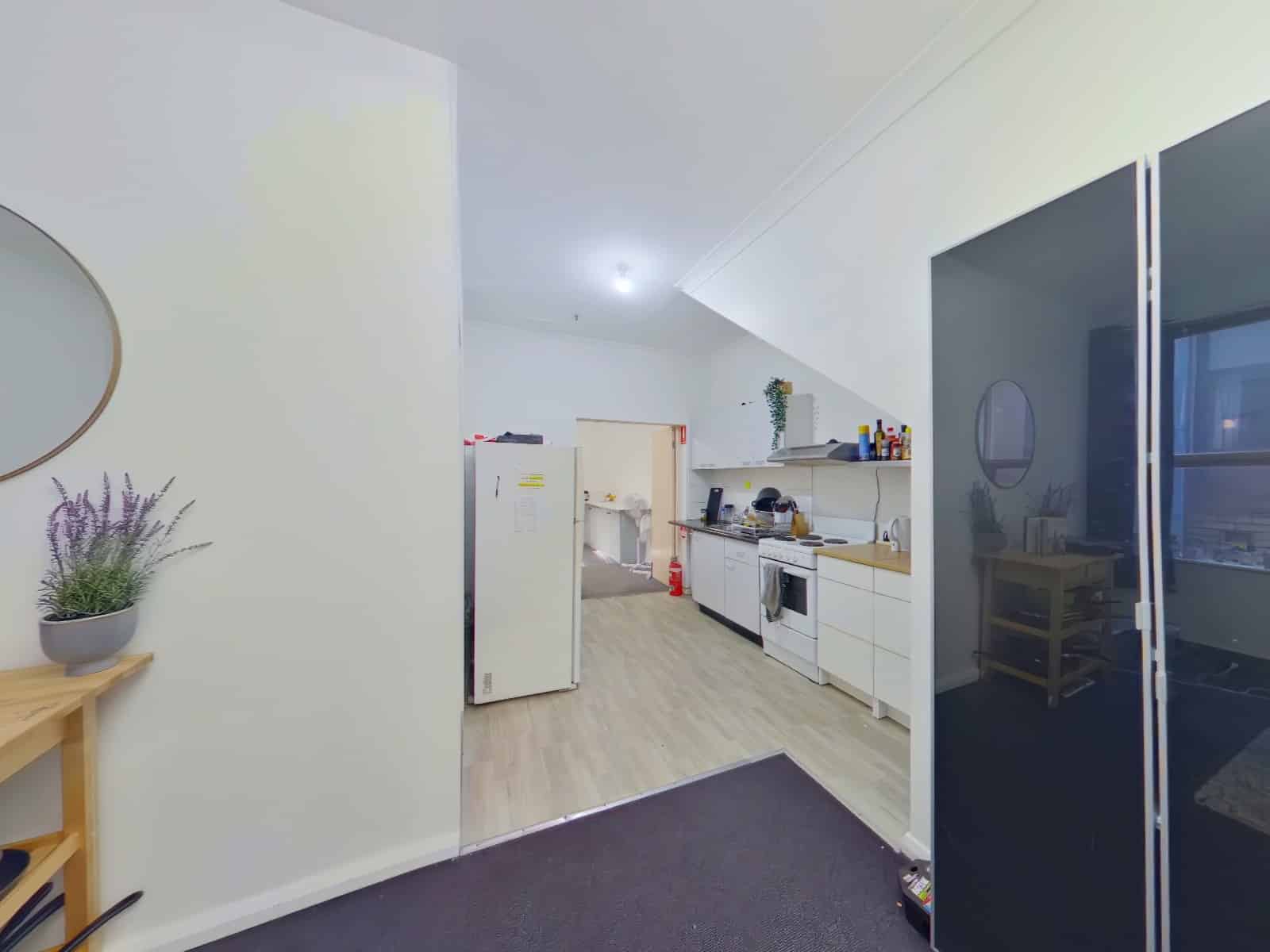 Room in a 6 Bedroom Apartment, 68 Campbell, Surry Hills, Sydney - Sydney, New South Wales, Australia - Amenities