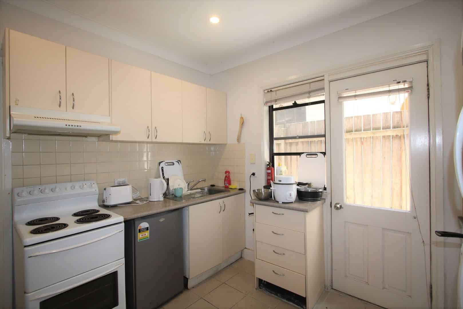 Room in a 6 Bedroom Apartment, 18 Mary Ann, Ultimo, Sydney - Sydney, New South Wales, Australia - Kitchen