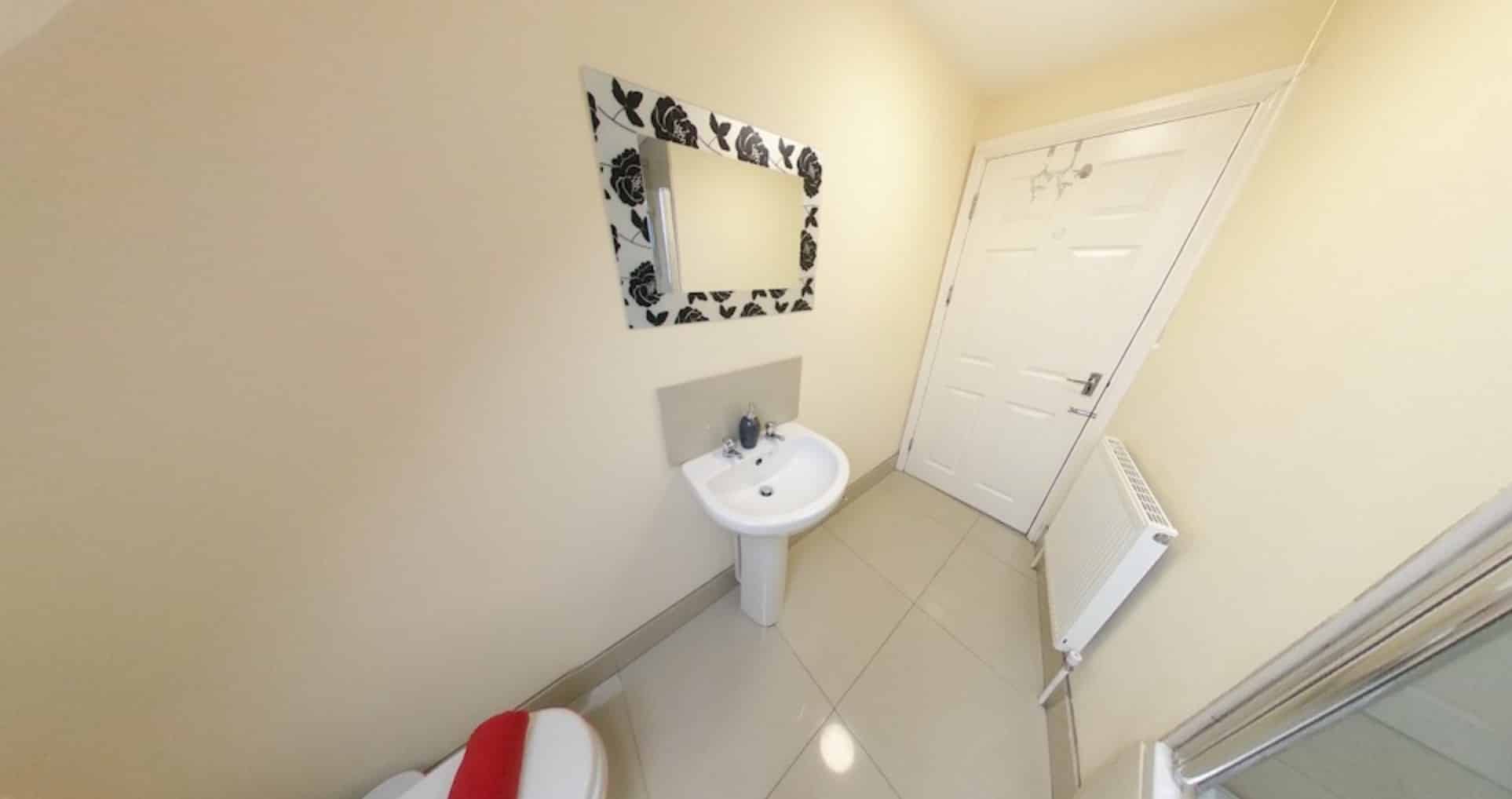 5 Bed 2 Bath - Amenities?w=400&h=260&fit=crop&q=40&auto=format&trim=auto