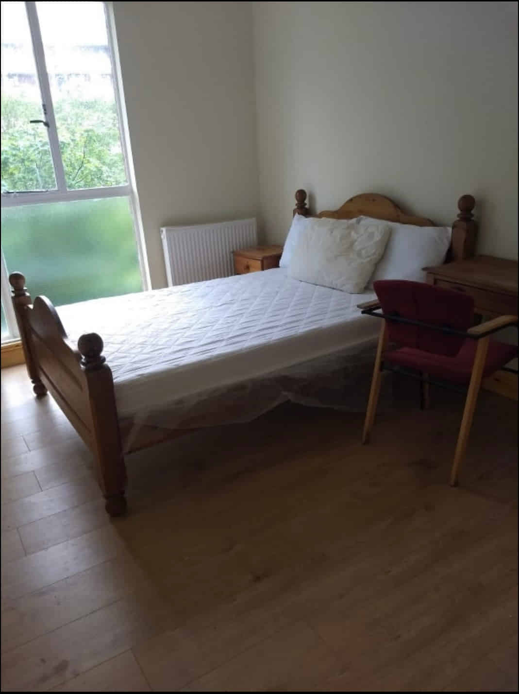 4 Bedroom 1 Bedroom  - Kitchen?w=400&h=260&fit=crop&q=40&auto=format&trim=auto