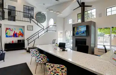 Amenities?w=400&h=260&fit=crop&q=40&auto=format&trim=auto