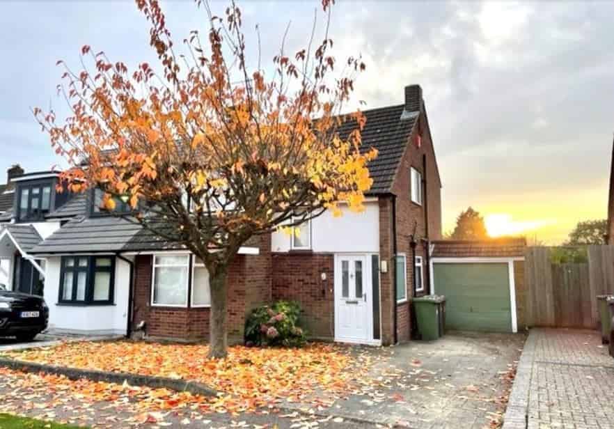 Room in a 3 Bedroom Apartment, 6 Gables Avenue Borehamwood, London WD6 4SP - London, England, United Kingdom - Exterior