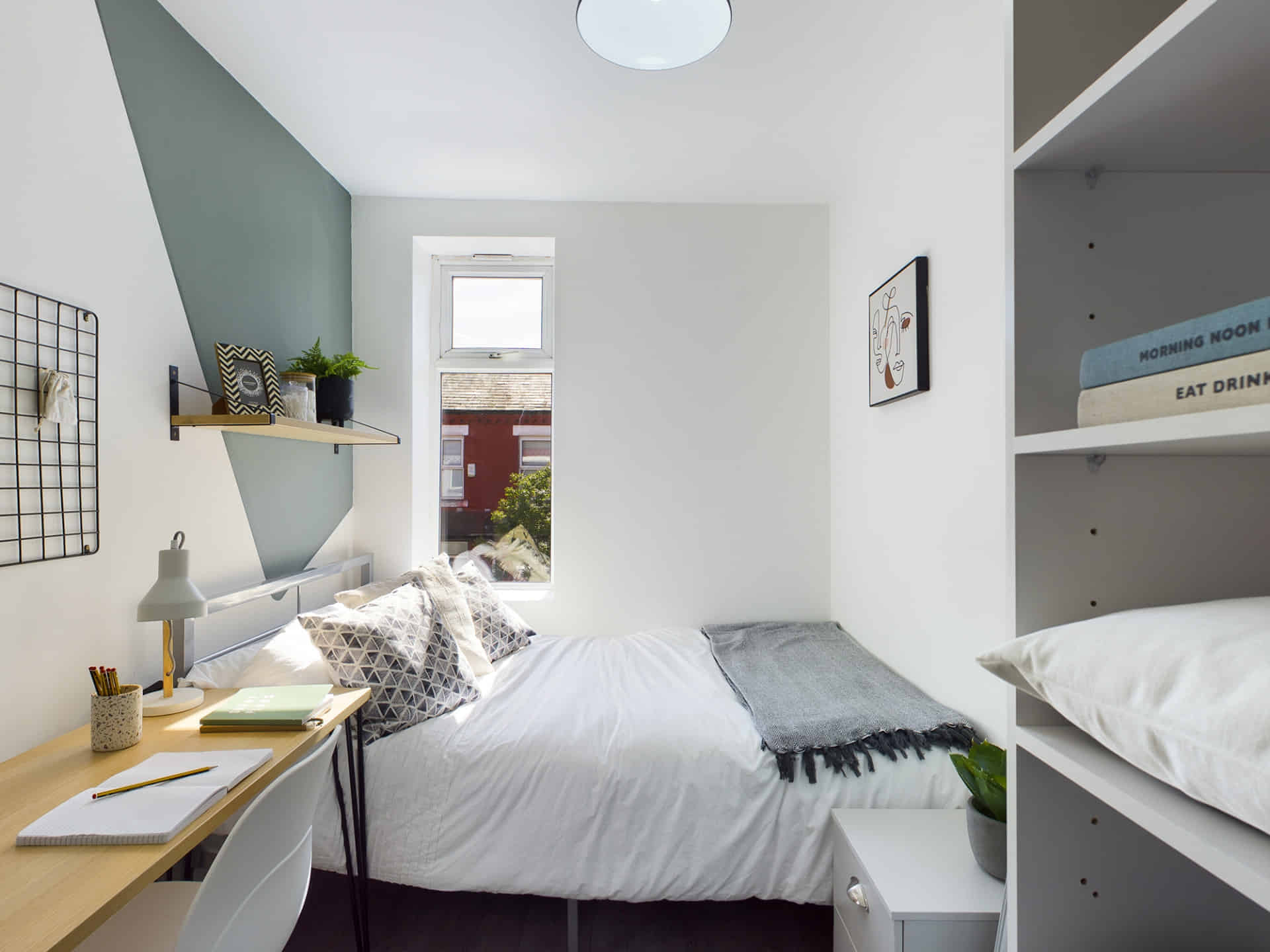 Room in a 4 Bedroom Apartment, 75 West Parade, Lincoln LN1 1QL - Lincoln, England, United Kingdom - 4 Bedroom 1 Bathroom Apartment  - Bedroom