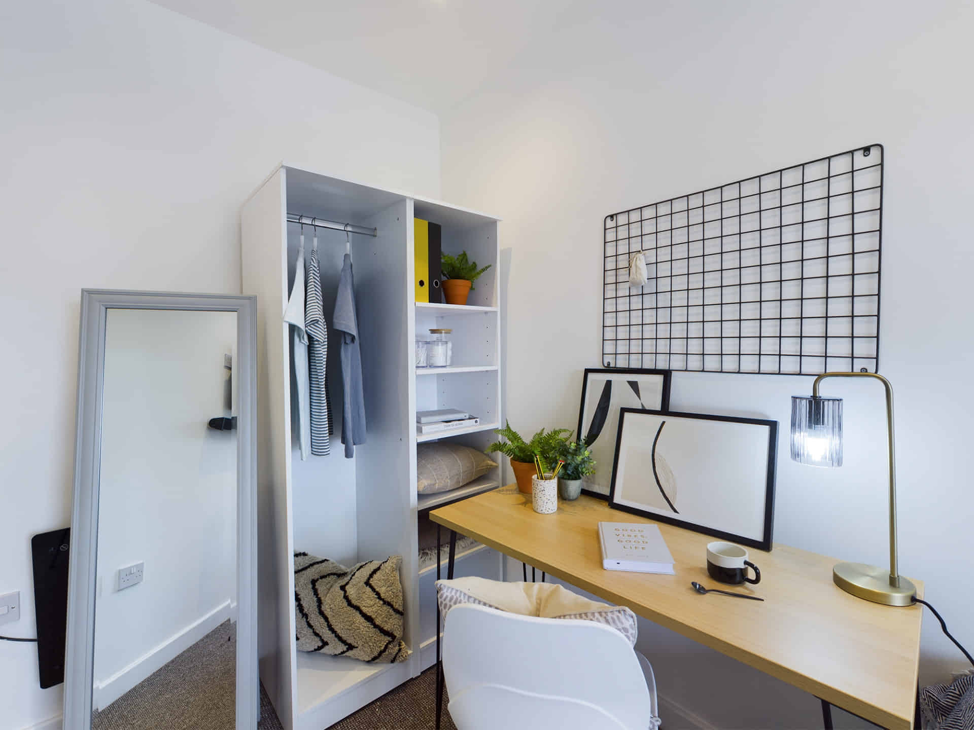 Room in a 4 Bedroom Apartment, 38 Saxony Rd, Liverpool L7 8RU - Liverpool, England, United Kingdom - 4 Bedroom 2 Bedroom Apartment - 1 - Amenities