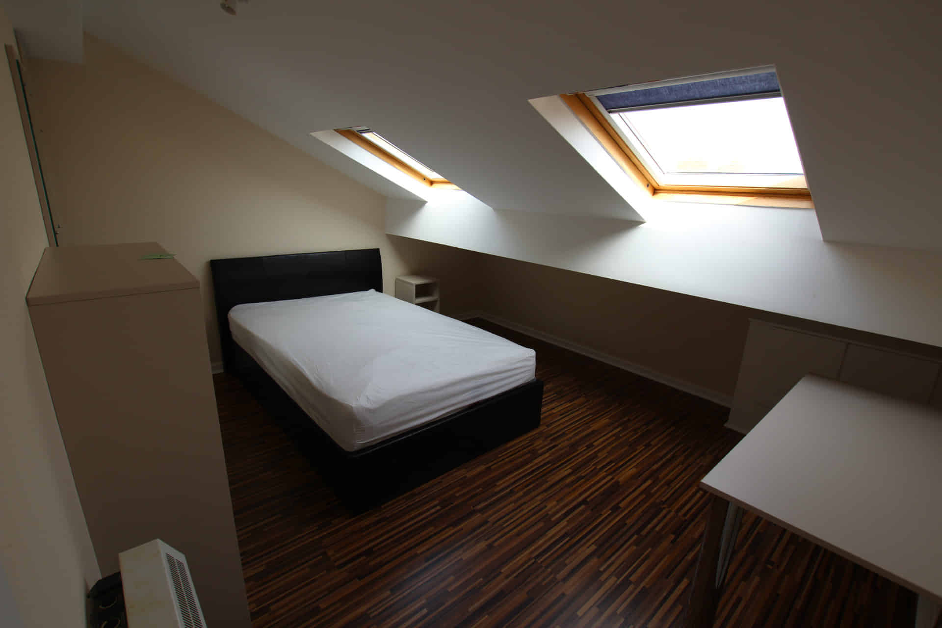 Room in a 5 Bedroom Apartment, 19 Driffield St, Manchester M14 7HZ - Manchester, England, United Kingdom - 5 Bedroom Apartment - Bedroom