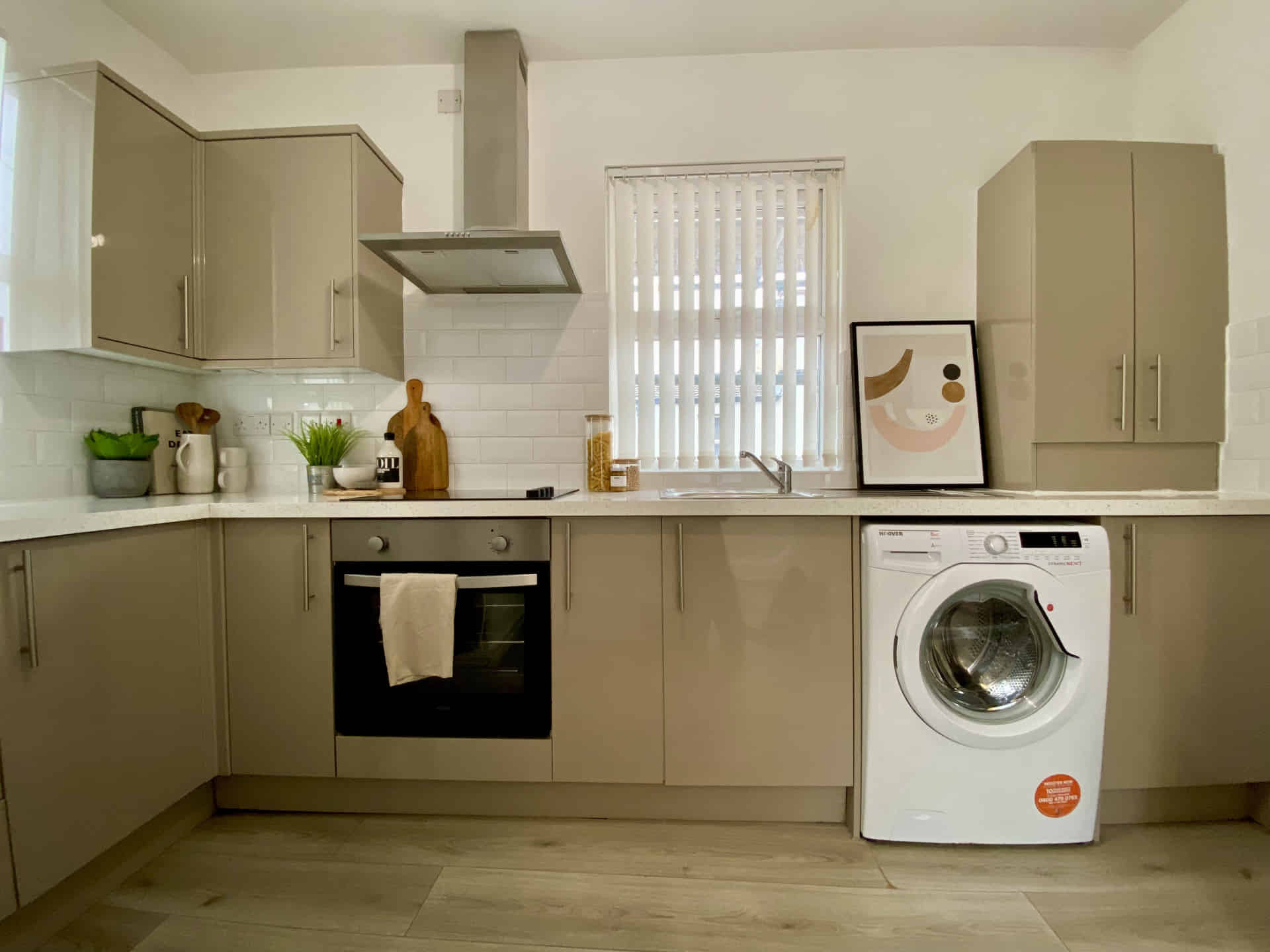 3 Bedrom 1 Bathroom Apartment - 1 - Bathroom?w=400&h=260&fit=crop&q=40&auto=format&trim=auto