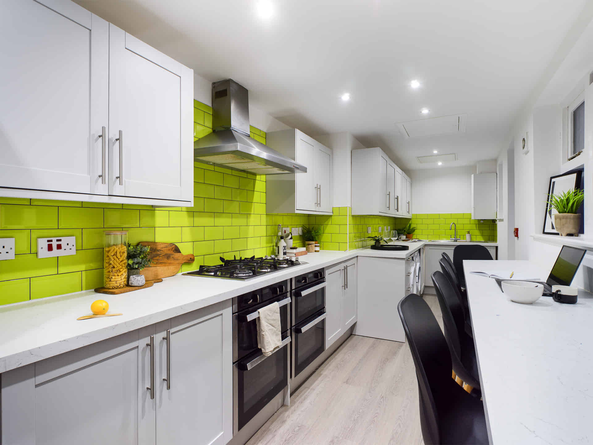 Room in a 6 Bedroom Apartment, 146 Jubilee Dr, Liverpool L7 8SW - Liverpool, England, United Kingdom - 6 Bedroom 2 Bathroom Apartment - 1 - Kitchen