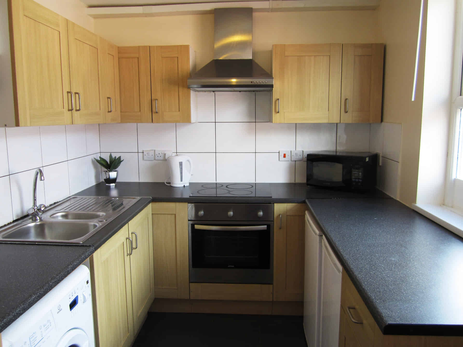 2 Bedroom 1 Bathroom Apartment - 1 - Bedroom?w=400&h=260&fit=crop&q=40&auto=format&trim=auto