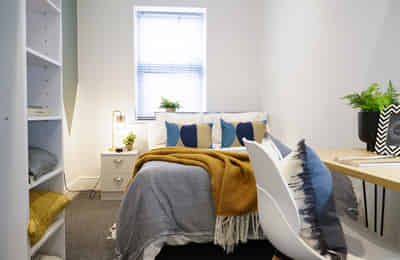 Room in a 5 Bedroom Apartment, 14 Driffield St, Manchester M14 7HZ - Manchester, England, United Kingdom - 5 Bedroom 2 Bathroom Apartment - 1 - Bedroom