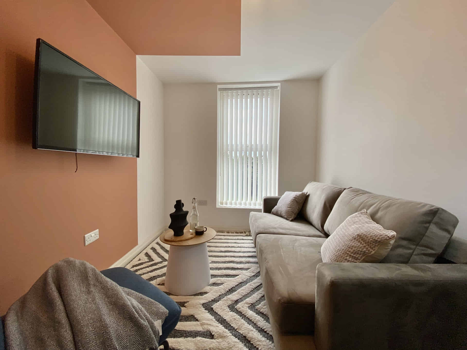 1 Bedroom 1 Bathroom Apartment - 1 - Kitchen?w=400&h=260&fit=crop&q=40&auto=format&trim=auto