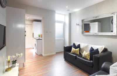 Room in a 4 Bedroom Apartment, 93 Thornton Road, Stoke-on-Trent ST4 2BD - Stoke-on-Trent, England, United Kingdom - 4 Bedroom 1 Bathroom Apartment - Common Area