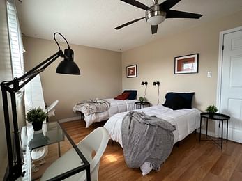 Sandyshores Shared Room - Bedroom