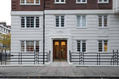 Studio at Tavistock Court, Bloomsbury, London WC1H 9HE - London, England, United Kingdom - Exterior
