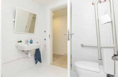 Classic Twin Apartment - Amenities?w=400&h=260&fit=crop&q=40&auto=format&trim=auto