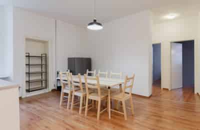 Kitchen?w=400&h=260&fit=crop&q=40&auto=format&trim=auto