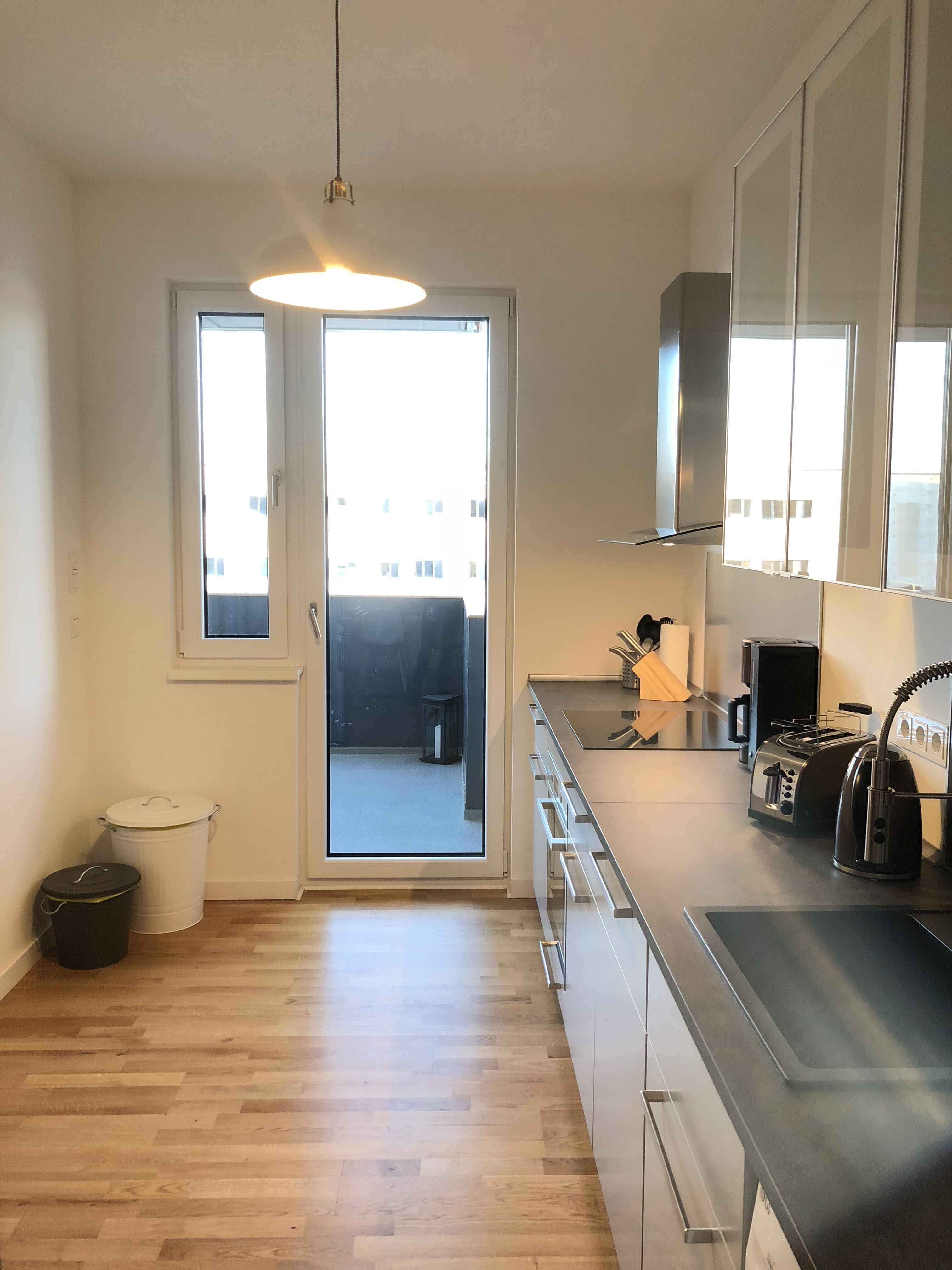 Kitchen?w=400&h=260&fit=crop&q=40&auto=format&trim=auto