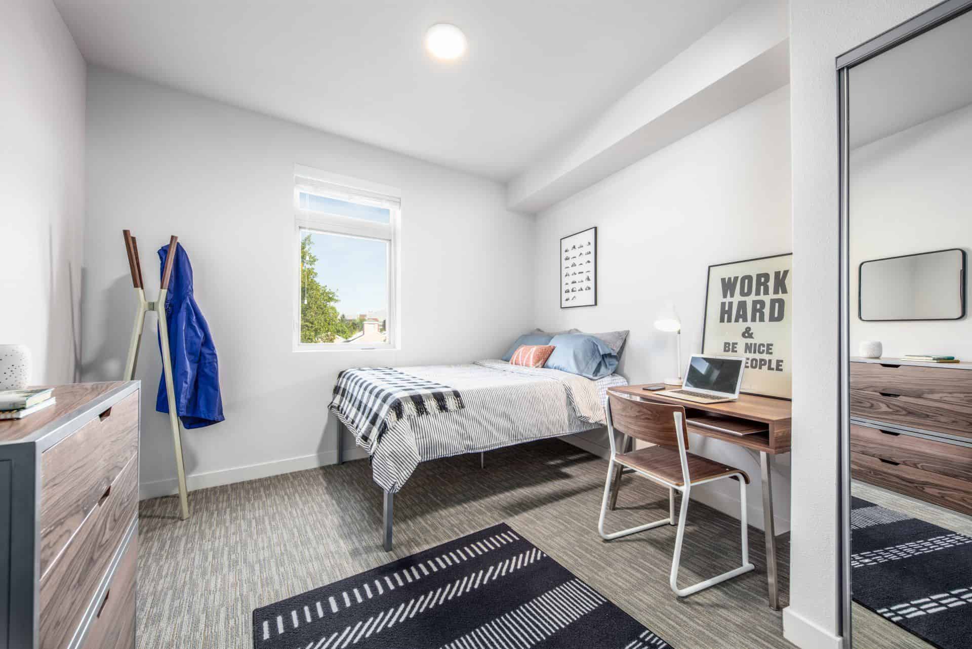 Amenities?w=400&h=260&fit=crop&q=40&auto=format&trim=auto