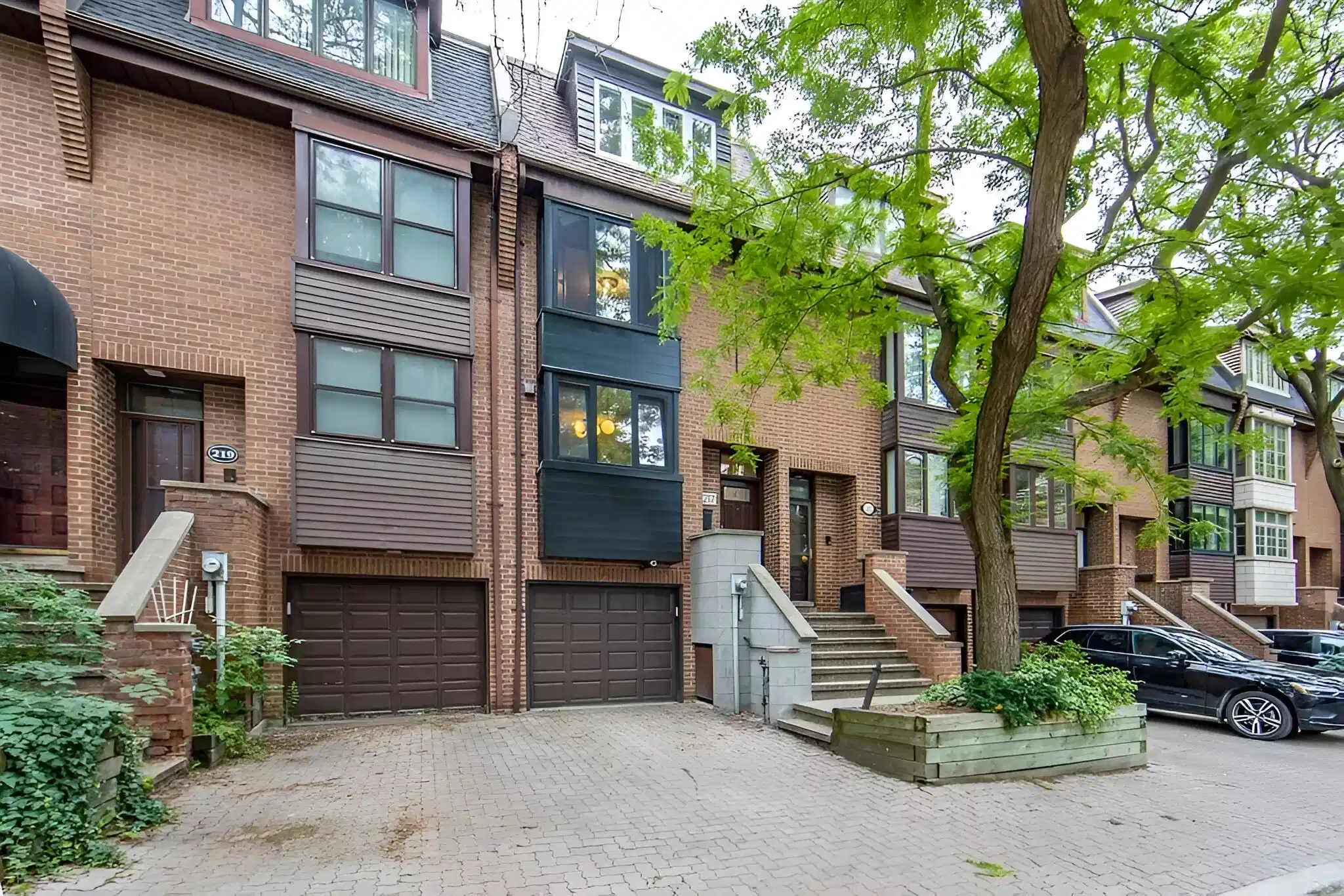 217 Mutual St, Toronto - Toronto, Ontario, Canada - Exterior