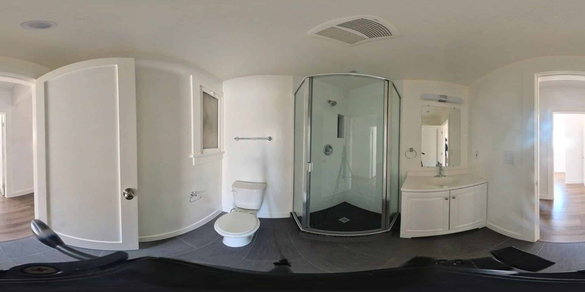 The Hidden Gem, Los Angeles - Los Angeles, California, United States - 4 Bedroom Apartment - Bathroom