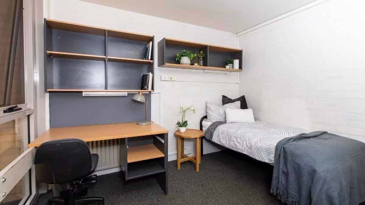 Amenities?w=400&h=260&fit=crop&q=40&auto=format&trim=auto