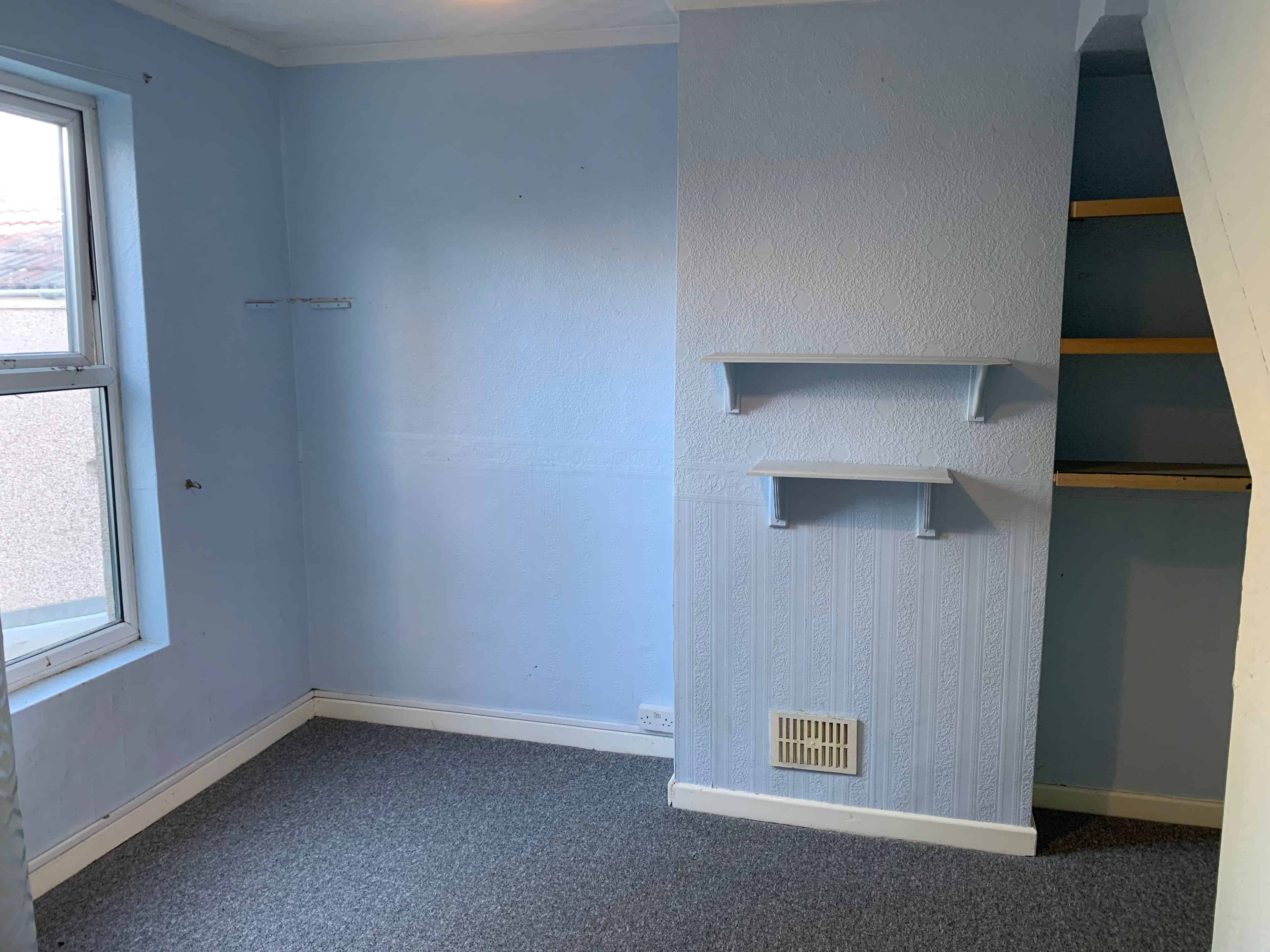 6 Bedroom 2 Bathroom Apartment - Bathroom?w=400&h=260&fit=crop&q=40&auto=format&trim=auto