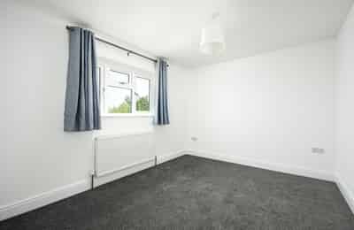 Bedroom 3 - Bathroom?w=400&h=260&fit=crop&q=40&auto=format&trim=auto