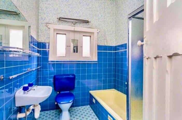 Room 2 - Bedroom?w=400&h=260&fit=crop&q=40&auto=format&trim=auto