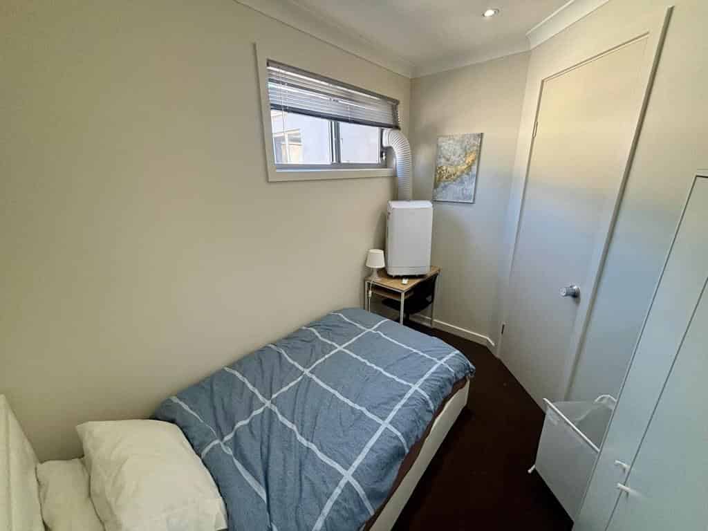 Room in a 5 Bedroom Apartment, 2/1A Pedlar Street, Seaton, City of Charles Sturt, Adelaide 5023 (Room 3) - Adelaide, South Australia, Australia - Room 1 - Bedroom