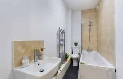 2 Bedroom Apartment, 169 Cottenham St, Kensington, Liverpool L7 2QX (Flat 3) - Liverpool, England, United Kingdom - Room 1 - Bathroom