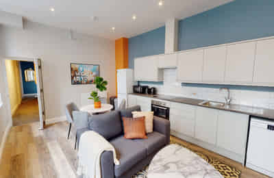 Bedroom 1 Gold - Bathroom?w=400&h=260&fit=crop&q=40&auto=format&trim=auto