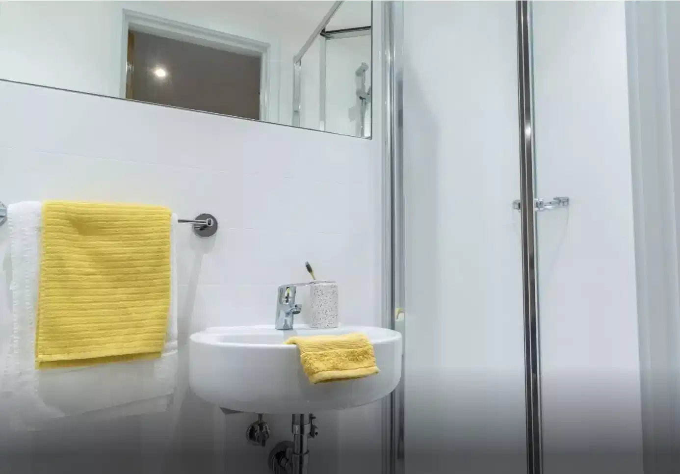 Amenities?w=400&h=260&fit=crop&q=40&auto=format&trim=auto